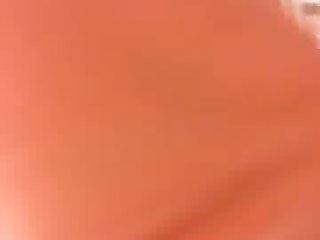 Sous les jupes encore