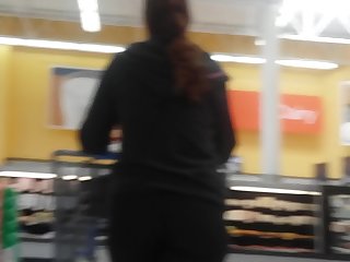 Candid sexy latina milf showing her stuff