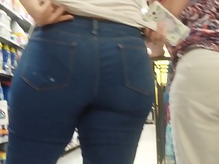 Candid thick milf. She liked it 1.