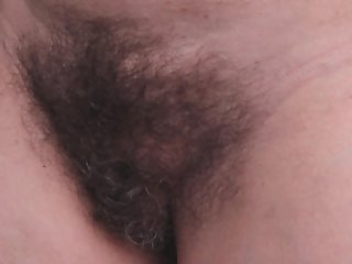 Mi cono peludo en ingles (My hairy pussy)