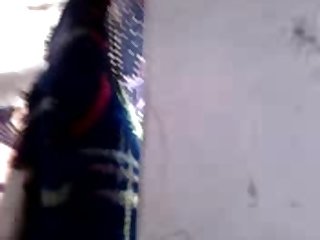 ENCOXCANDO DEDOS LINDA VECINA CASADA BUS 2