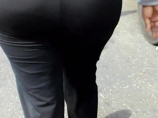 Big Phat Ass GILF In Yoga Pants